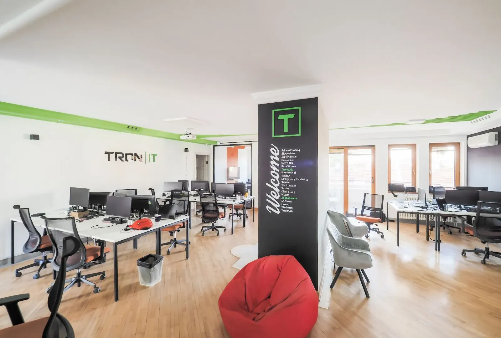 Sale, five bedroom apartment, 221m², Vračar Sve Podlokacije, Beograd