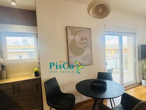 Izdavanje, jednosoban stan, 45m², City Kvart, Podgorica - image 10