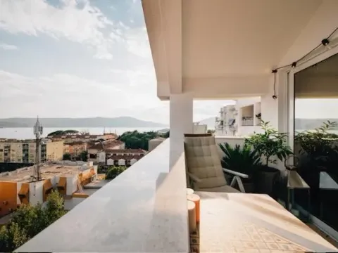 Sale, two bedroom apartment, 85m², Centar, Tivat