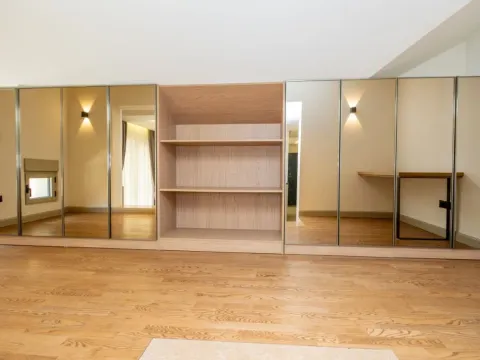 Izdavanje, kuća, 280m², Stari Aerodrom, Podgorica - image 12