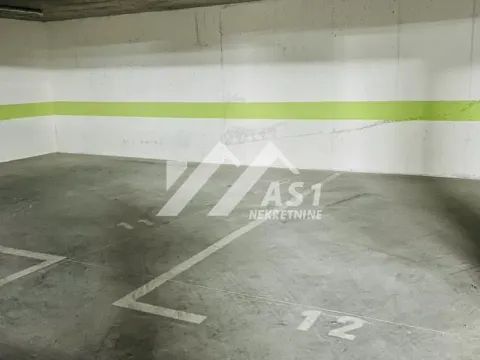 Rent, parking/garage, 40m², Centar, Novi Sad - image 2