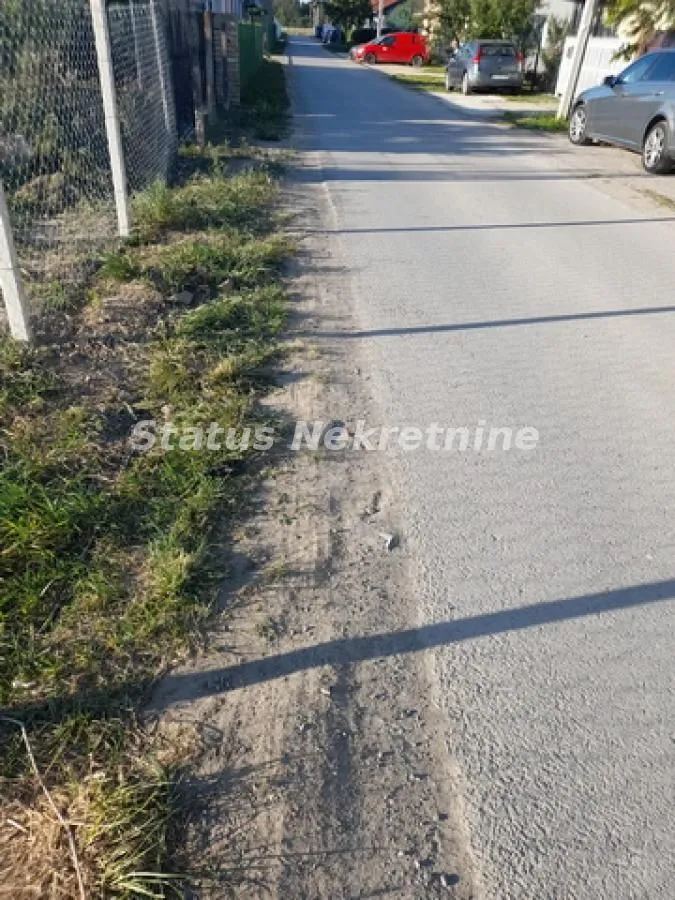 Izdavanje, plac, 880m², Veternik, Novi Sad Sve Podlokacije