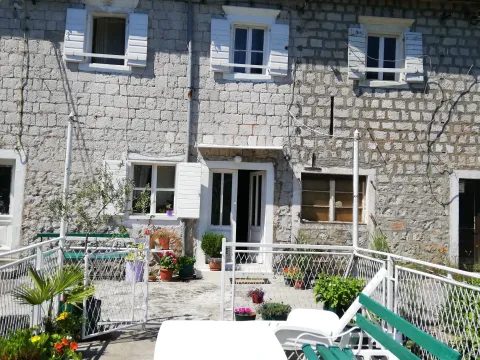Prodaja, kuća, 54m², Kotor, Crna Gora
