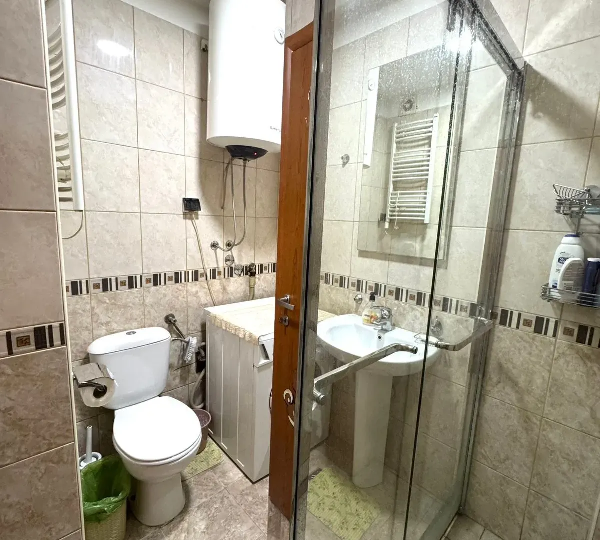 Izdavanje, dvosoban stan, 60m², Krivi Most, Podgorica