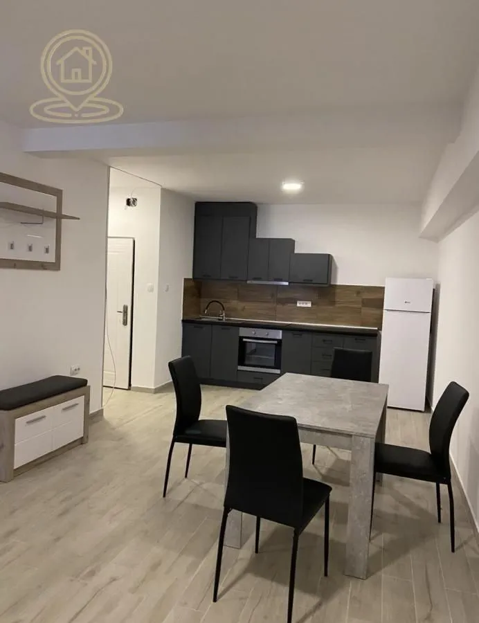 Izdavanje, dvosoban stan, 42m², Savski Venac, Beograd