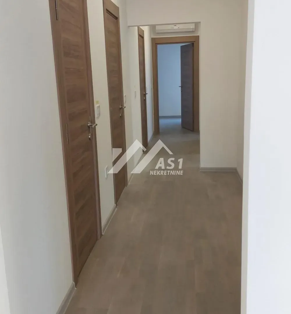 Izdavanje, trosoban stan, 86m², Alibegovac, Petrovaradin