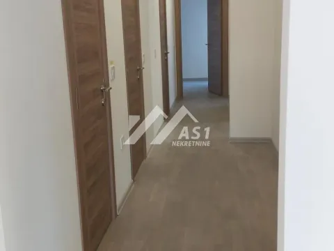 Izdavanje, trosoban stan, 86m², Alibegovac, Petrovaradin - image 4