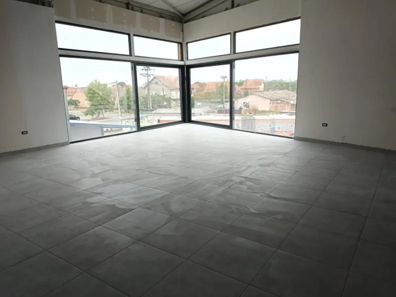 Rent, office space, 650m², Zemun Ugrinovci, Zemun Sve Podlokacije