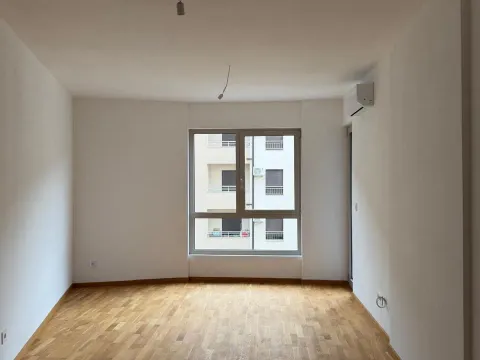 Sale, one bedroom apartment, 44m², Bečići, Budva - image 4