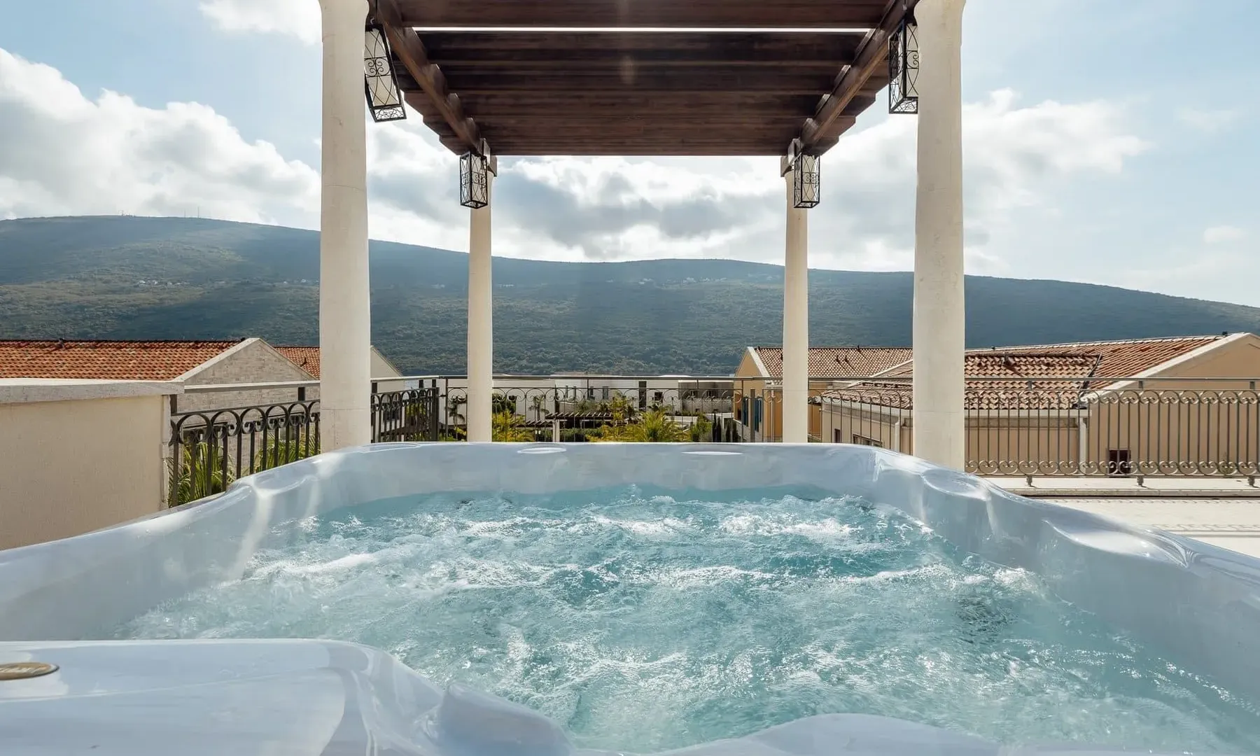 Prodaja, kuća, 325m², Portonovi, Herceg Novi