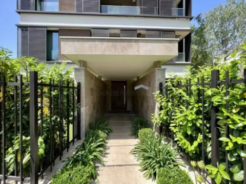 Prodaja, dvosoban stan, 86m², Podgorica, Crna Gora - image 2