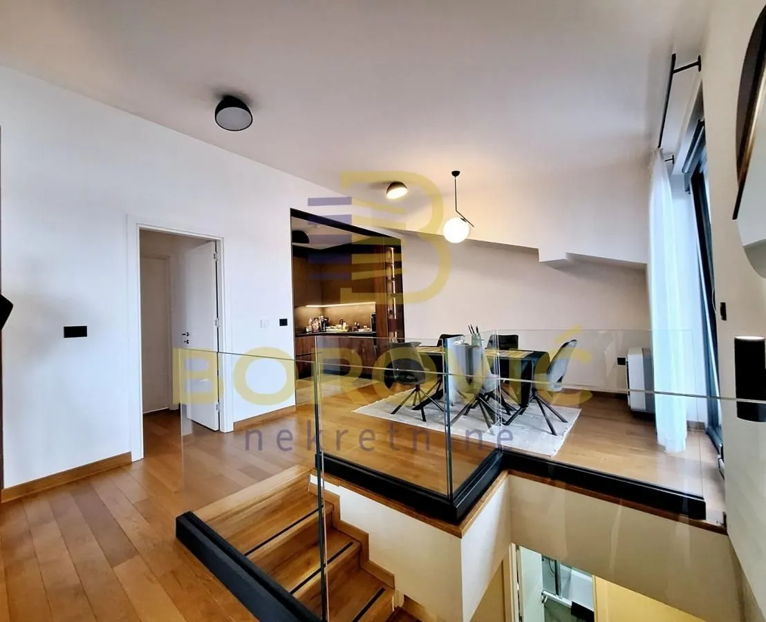 Prodaja, četvorosoban stan, 157m², Zemun Sve Podlokacije, Beograd
