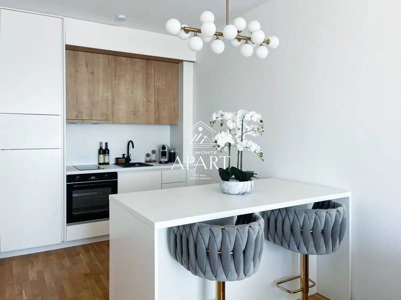 Rent, one bedroom apartment, 45m², Bečići, Budva
