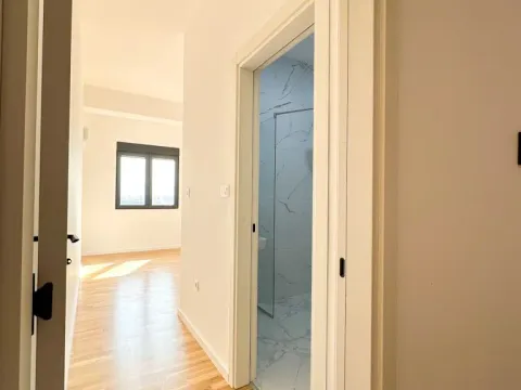 Izdavanje, dvosoban stan, 116m², Stari Aerodrom, Podgorica - image 8