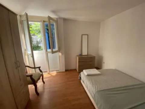 Izdavanje, dvosoban stan, 77m², Centar, Bar - image 3