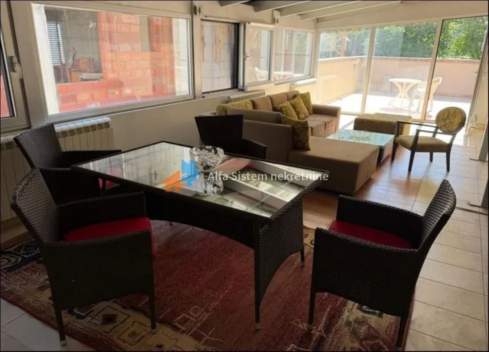 Izdavanje, stan, 170m², Savski Venac, Beograd