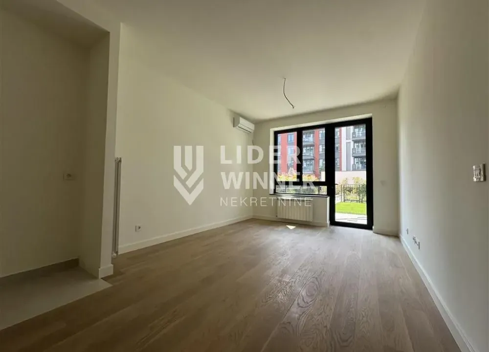 Prodaja, trosoban stan, 79m², Savski Venac, Beograd