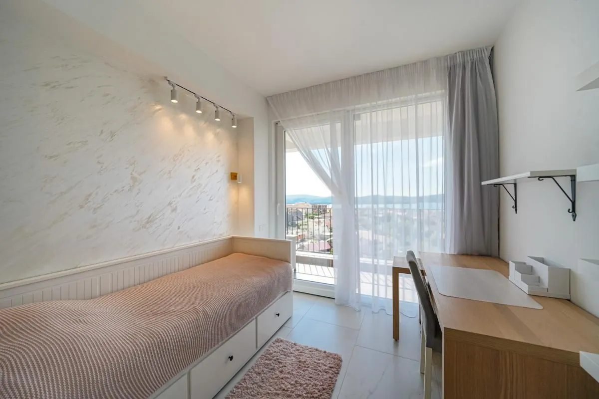 Prodaja, dvosoban stan, 66m², Tivat, Crna Gora
