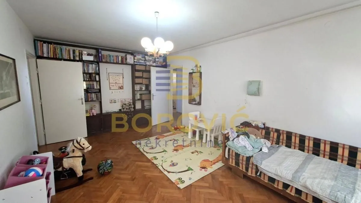 Prodaja, trosoban stan, 77m², Čubura, Beograd