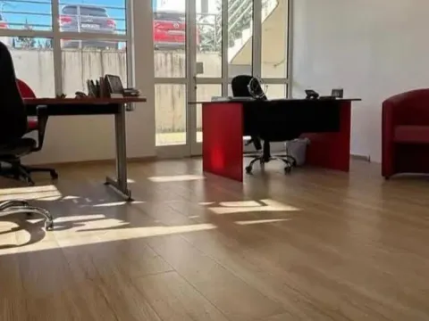 Izdavanje, poslovni prostor, 31m², Centar, Podgorica - image 3