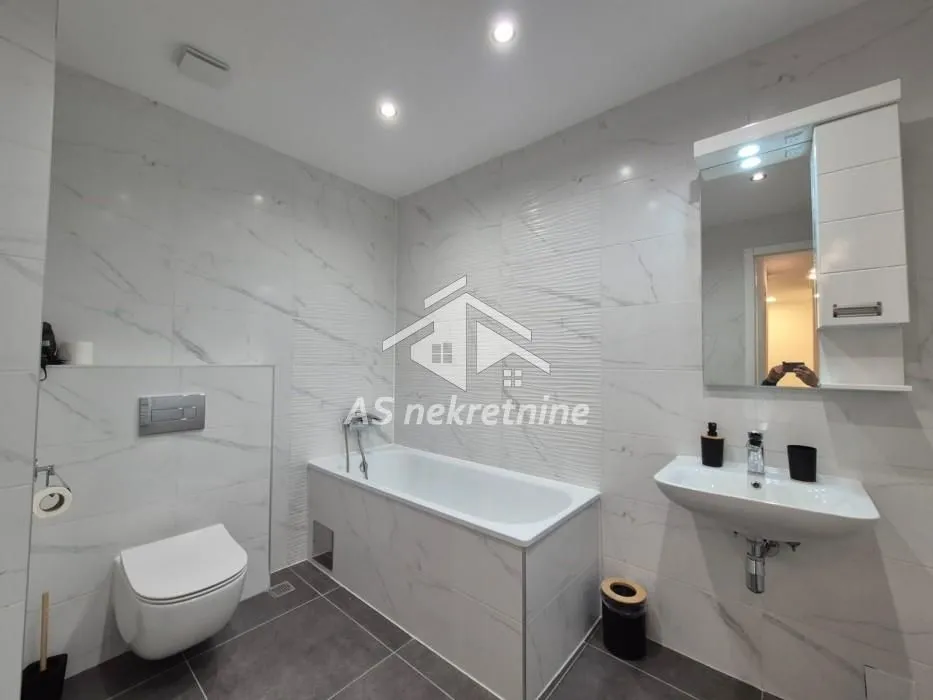 Izdavanje, trosoban stan, 95m², Trošarina, Voždovac Sve Podlokacije