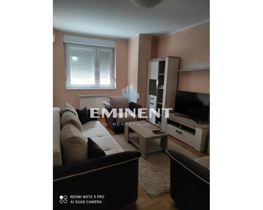 Izdavanje, trosoban stan, 80m², Lipov Lad, Zvezdara Sve Podlokacije