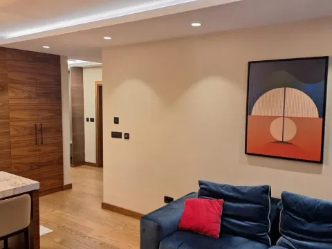 Izdavanje, trosoban stan, 79m², Stari Grad, Beograd - image 2