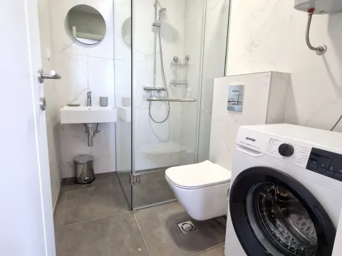 Izdavanje, jednosoban stan, 32m², Bečići, Budva - image 23