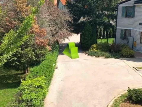 Izdavanje, kuća, 240m², Pantelej, Niš - image 5