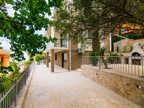 Prodaja, kuća, 218m², Tivat, Crna Gora - image 9