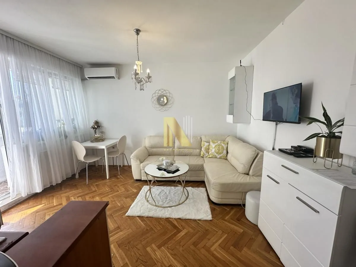 Prodaja, garsonjera, 23m², Bulevar Oslobodjenja, Novi Sad Sve Podlokacije