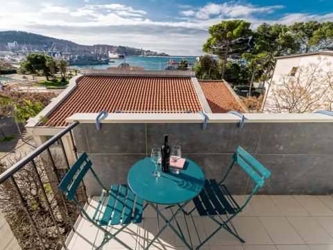 Rent, two bedroom apartment, 58m², Centar, Bar - image 16