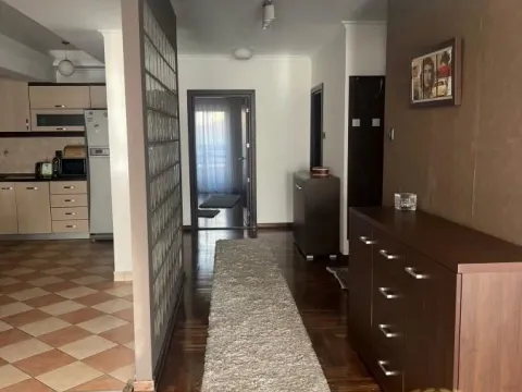 Izdavanje, trosoban stan, 120m², Poštanska Štedionica, Palilula Sve Podlokacije - image 8