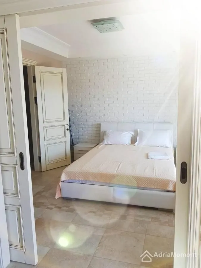 Prodaja, trosoban stan, 170m², Bečići, Budva