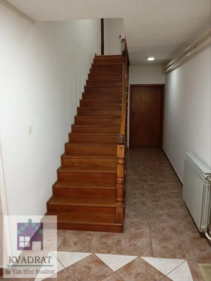 Prodaja, kuća, 270m², Mesarci, Vladimirci