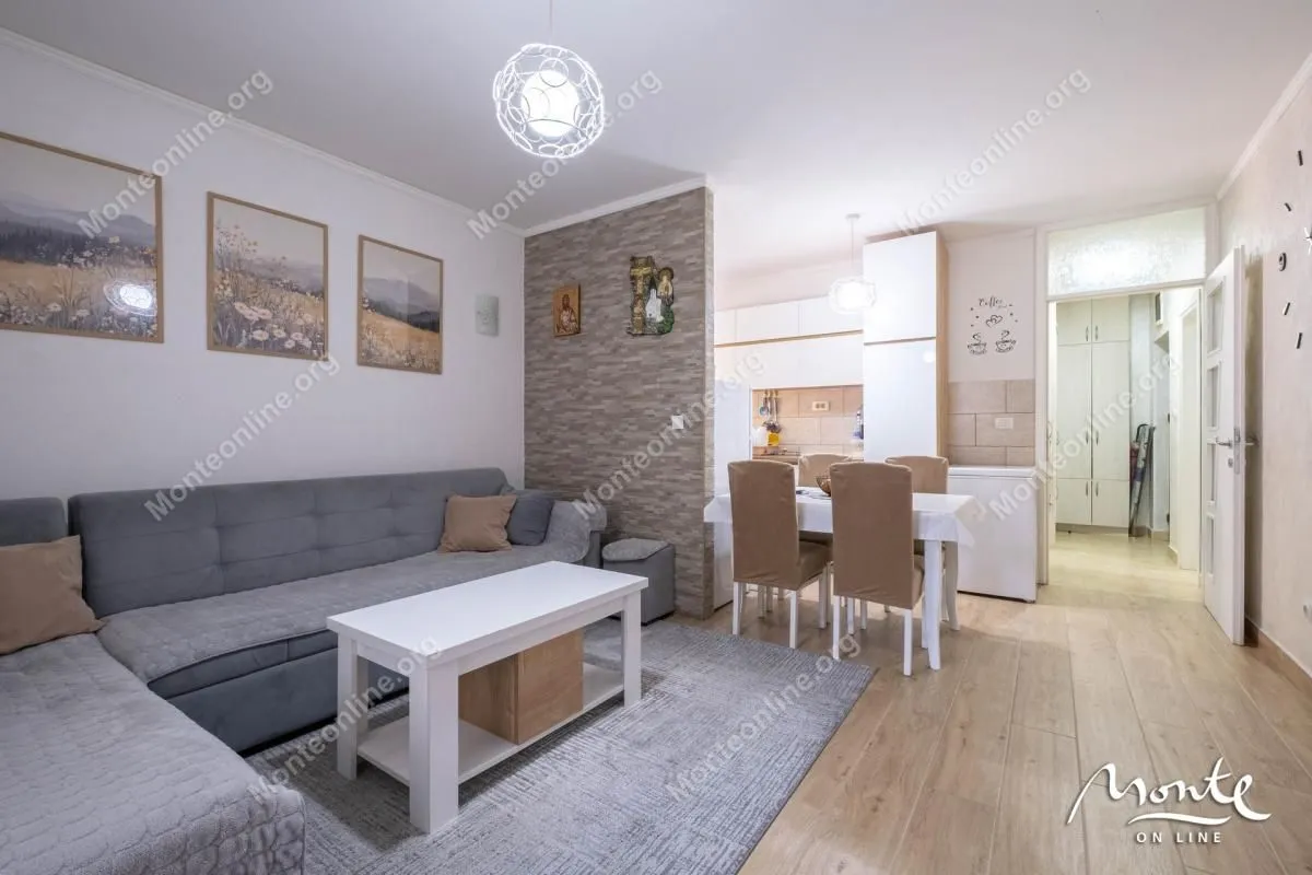 Prodaja, dvosoban stan, 48m², Dobrota, Kotor