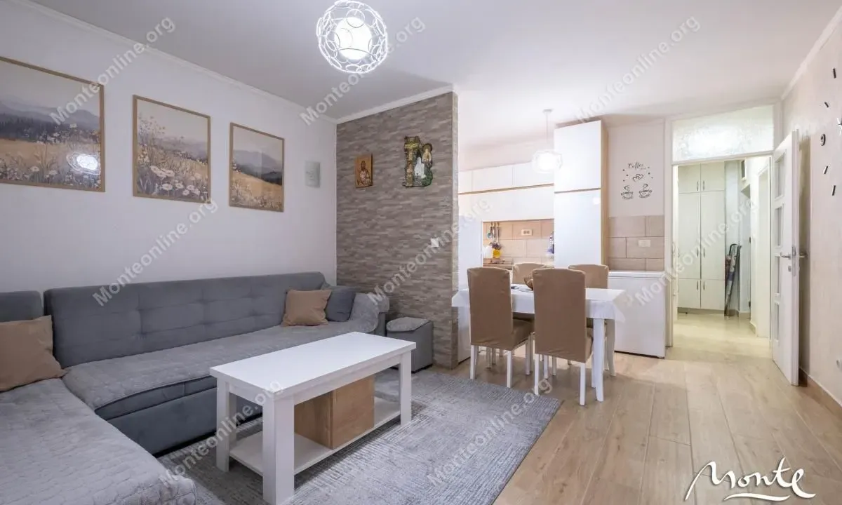 Prodaja, dvosoban stan, 48m², Dobrota, Kotor