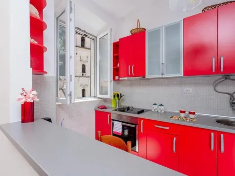 Sale, two bedroom apartment, 62m², Grad, Kotor - image 6