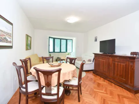 Rent, three bedroom apartment, 130m², Budva, Crna Gora - image 18