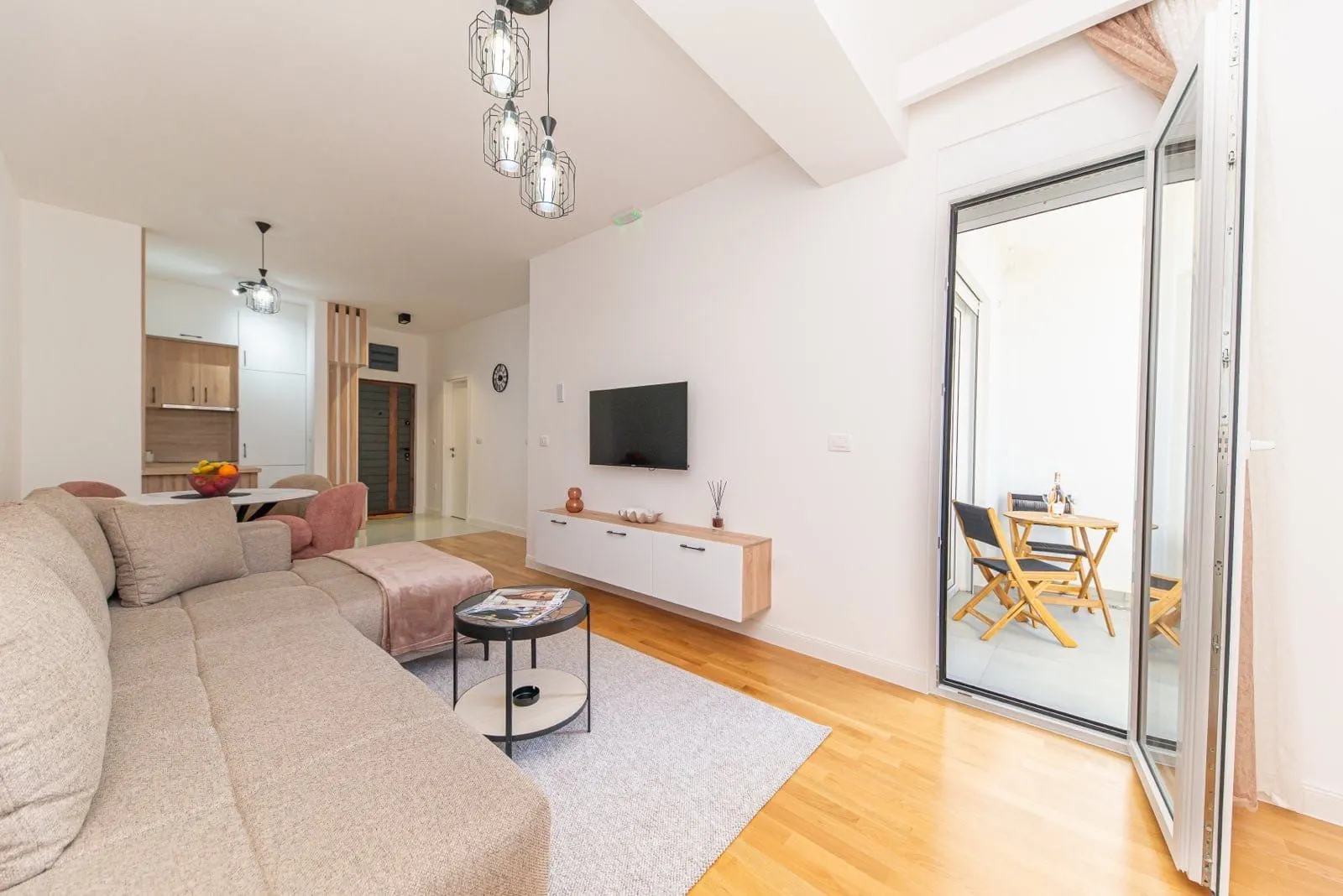 Rent, one bedroom apartment, 48m², Centar, Bar