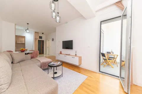 Rent, one bedroom apartment, 48m², Centar, Bar - image 4