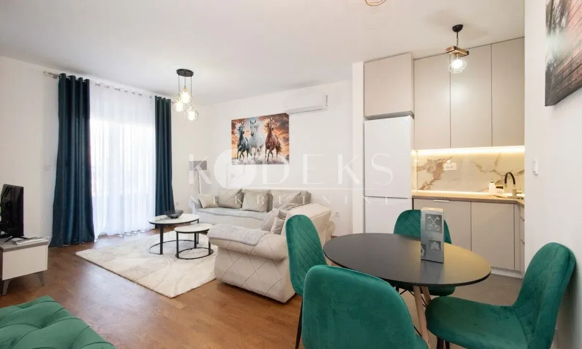 Izdavanje, jednosoban stan, 56m², 1 maj, Podgorica
