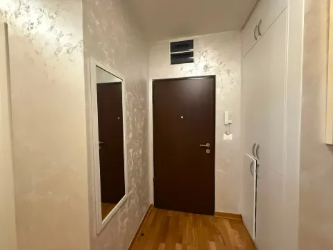 Izdavanje, dvosoban stan, 65m², City Kej, Podgorica - image 14