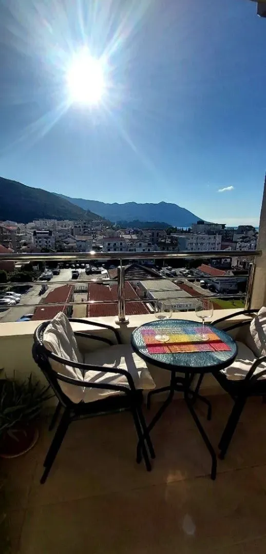 Izdavanje, jednosoban stan, 47m², Rozino, Budva