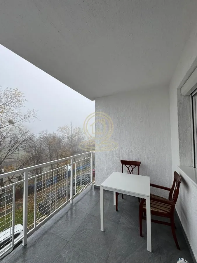 Izdavanje, trosoban stan, 120m², Savski Venac, Beograd
