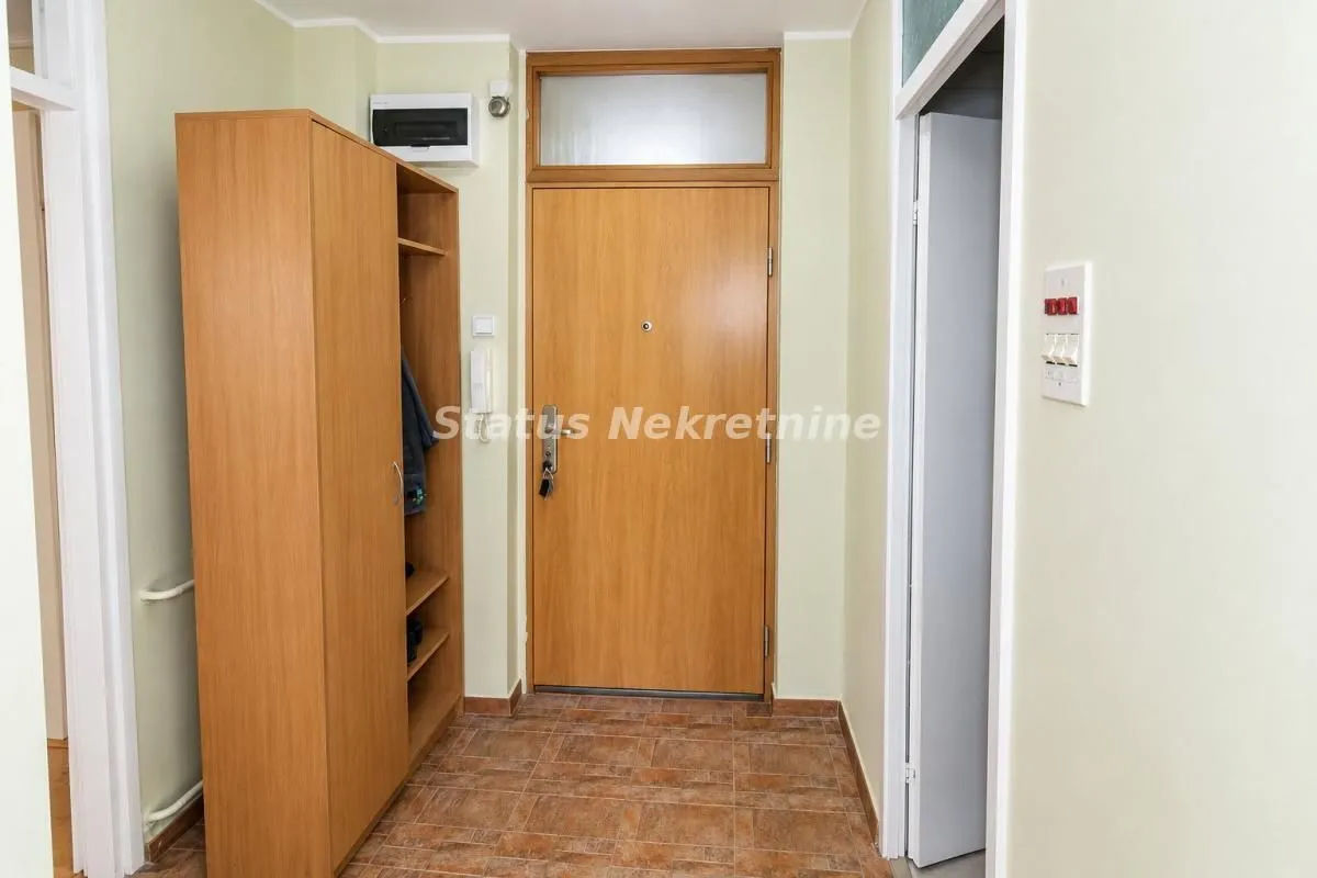 Prodaja, jednosoban stan, 37m², Novo naselje, Novi Sad
