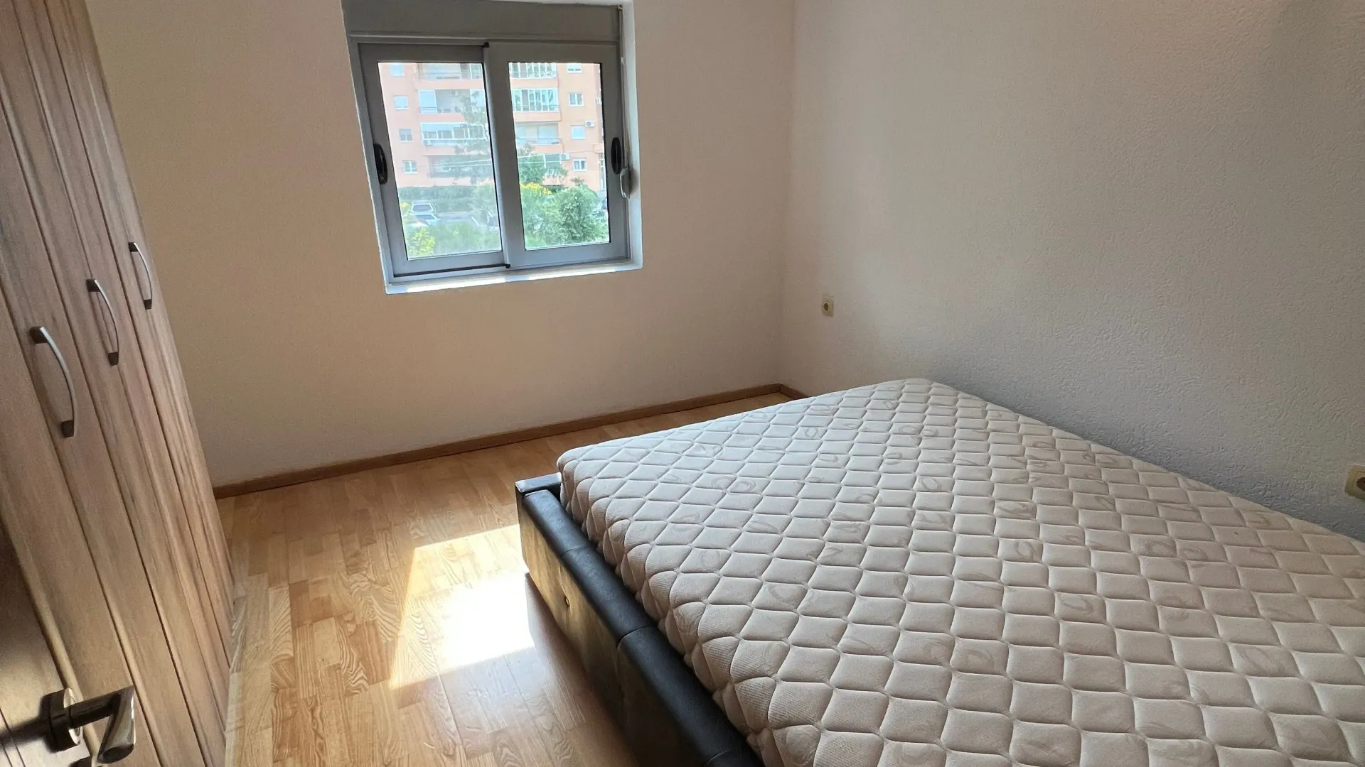 Izdavanje, dvosoban stan, 70m², Bjeliši, Bar