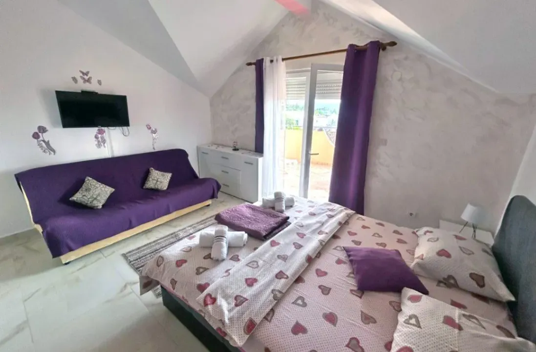 Rent, one bedroom apartment, 50m², Kava, Tivat