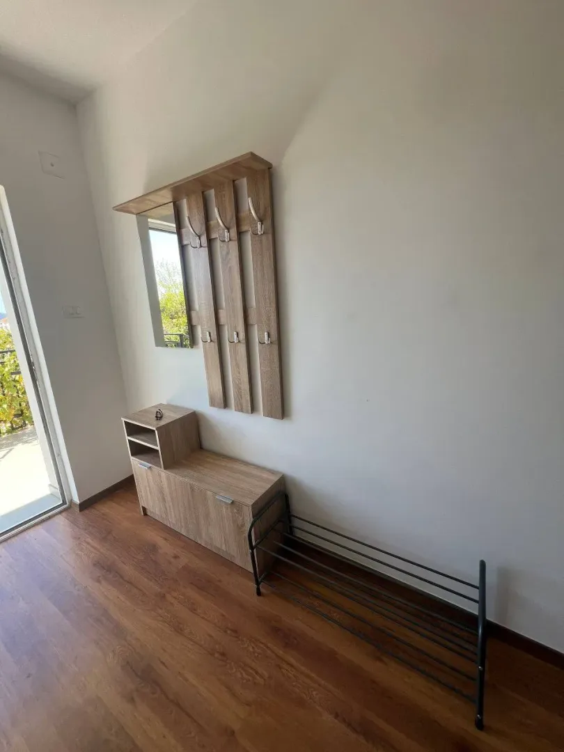 Rent, three bedroom apartment, 90m², Seljanovo, Tivat