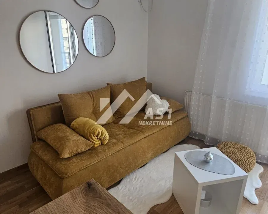 Izdavanje, jednosoban stan, 25m², Bulevar Evrope, Novi Sad Sve Podlokacije